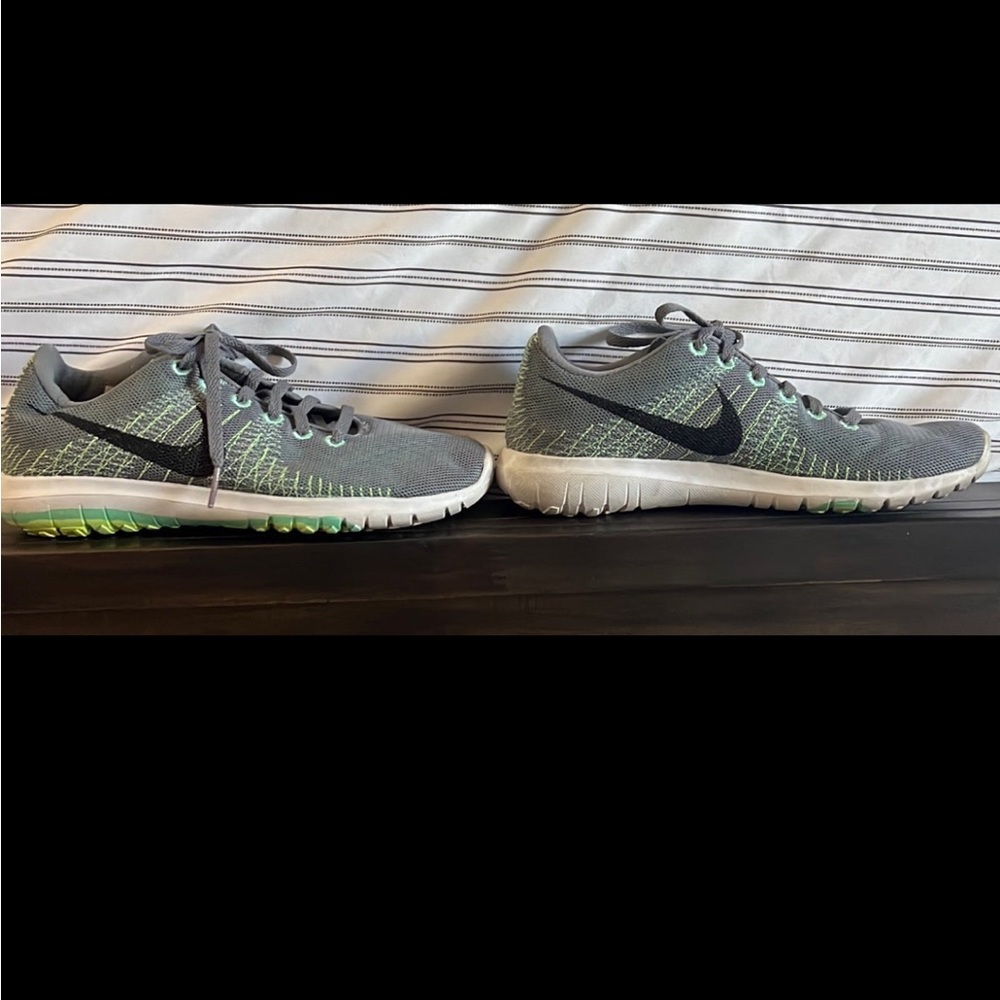 Nike Fury women’s shoes size 6